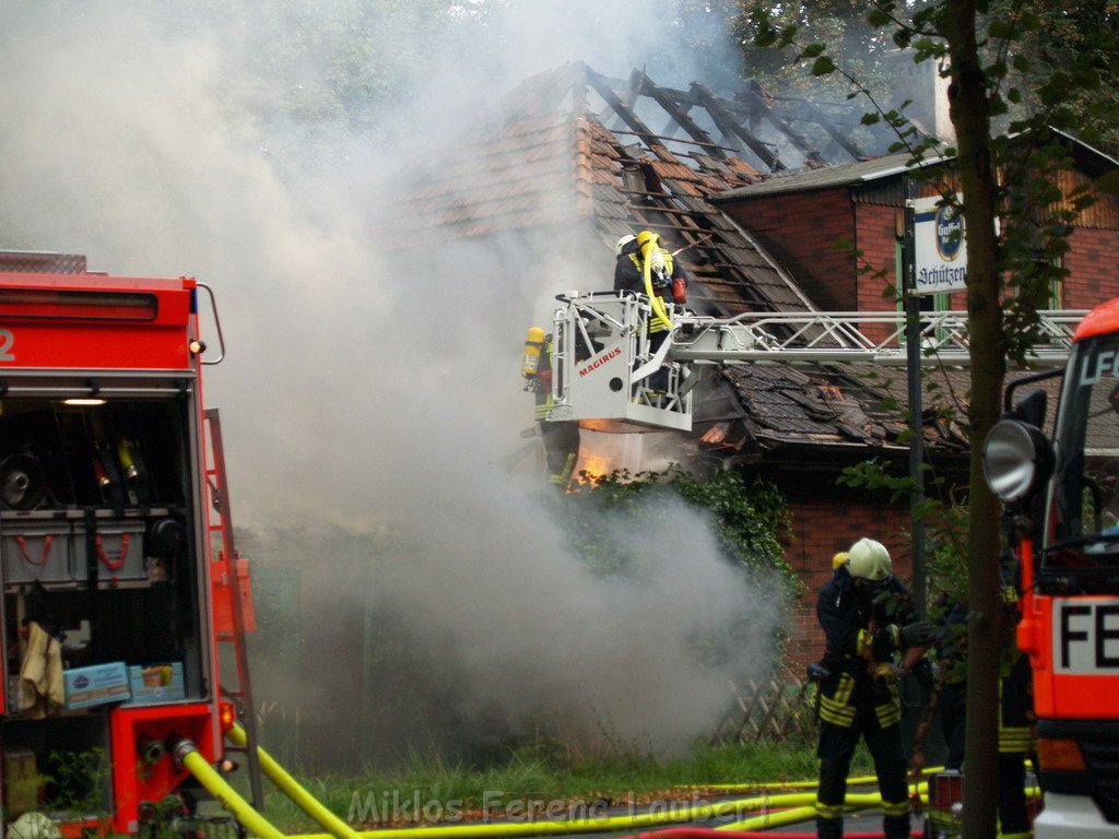 Brand Schuetzenhof Neusser Landstr P6248.JPG